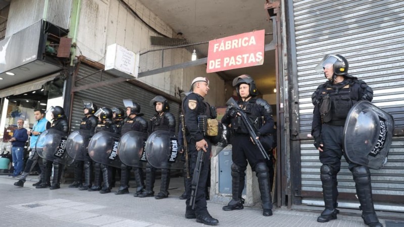 Desalojo 477: la Ciudad liberó en Nueva Pompeya la "Galería del terror", que estaba usurpada hace 20 años